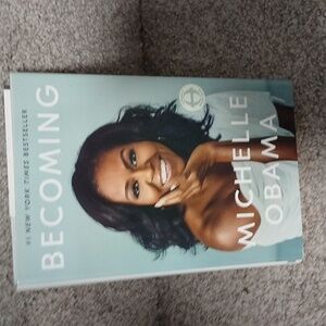 NWT BECOMING MICHELLE OBAMA HARDCOVER BOOK